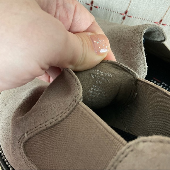 Blondo “Robin” Waterproof Beige Suede Flats Women’s Size 6 NWOT B6735 MSH - Picture 10 of 11